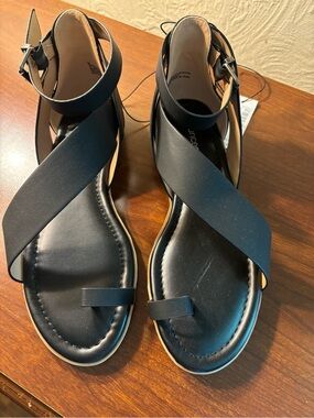 NWT black gladiator sandals, size 7